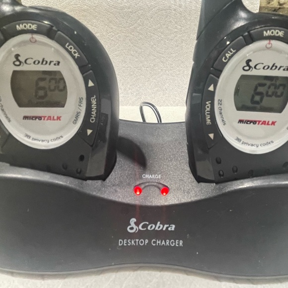 Cobra Walkie Talkies 1 Pr micro talk 22 channels 38 privacy codes slightly used - Picture 2 of 4